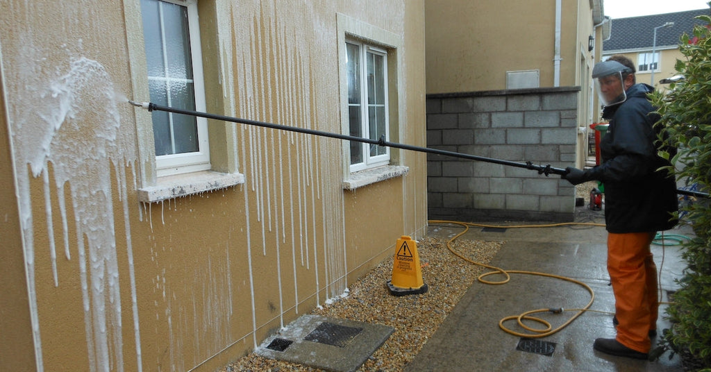 Do you know how to prepare Krend through-colour wall render for painting?