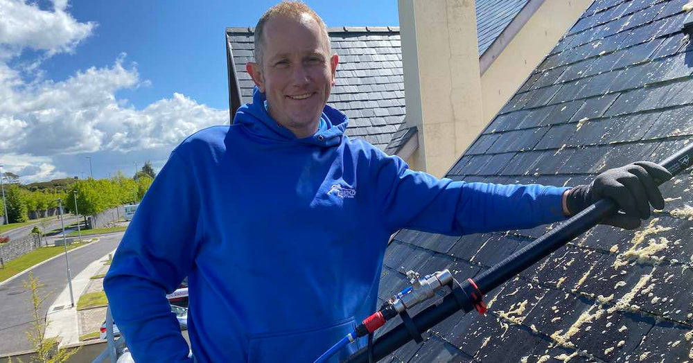 Ben demonstrates the best softwashing equipment for treating roofs (video)