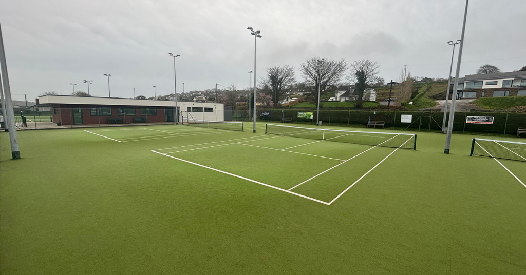 Best ways to soft wash tennis courts