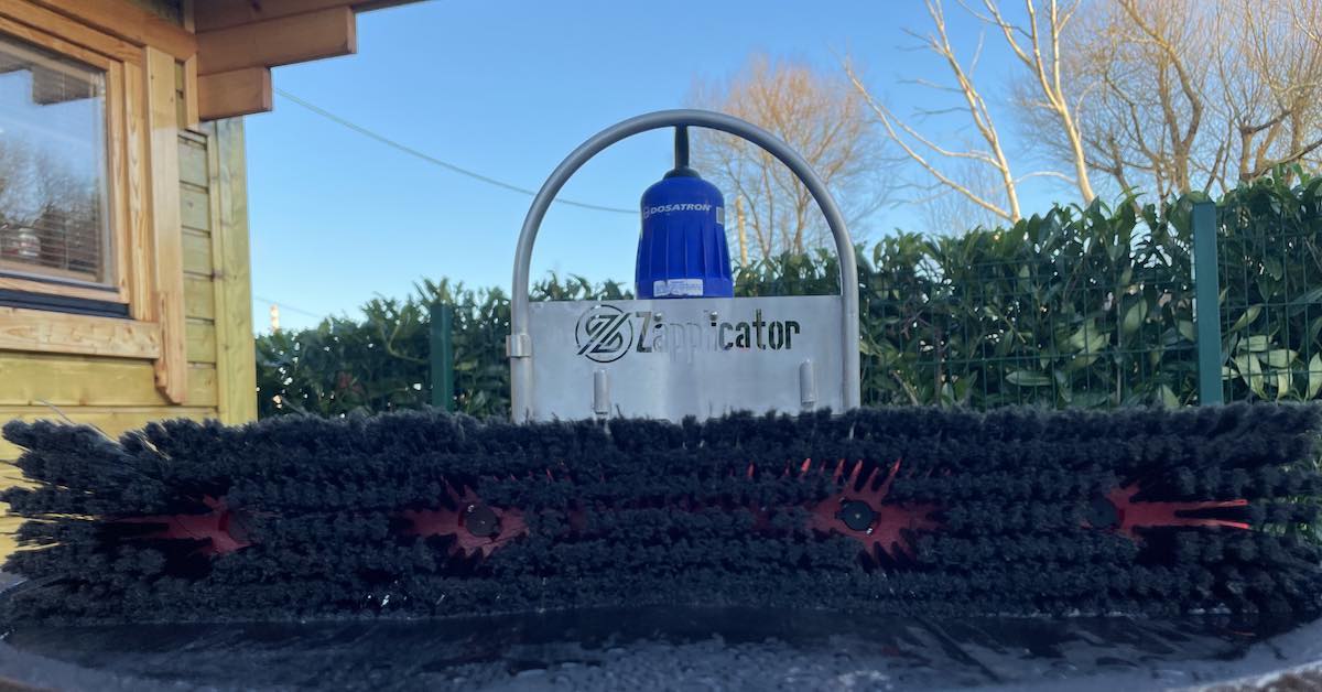 Are pencil jets or fan jets best for soft washing brushes? Benz